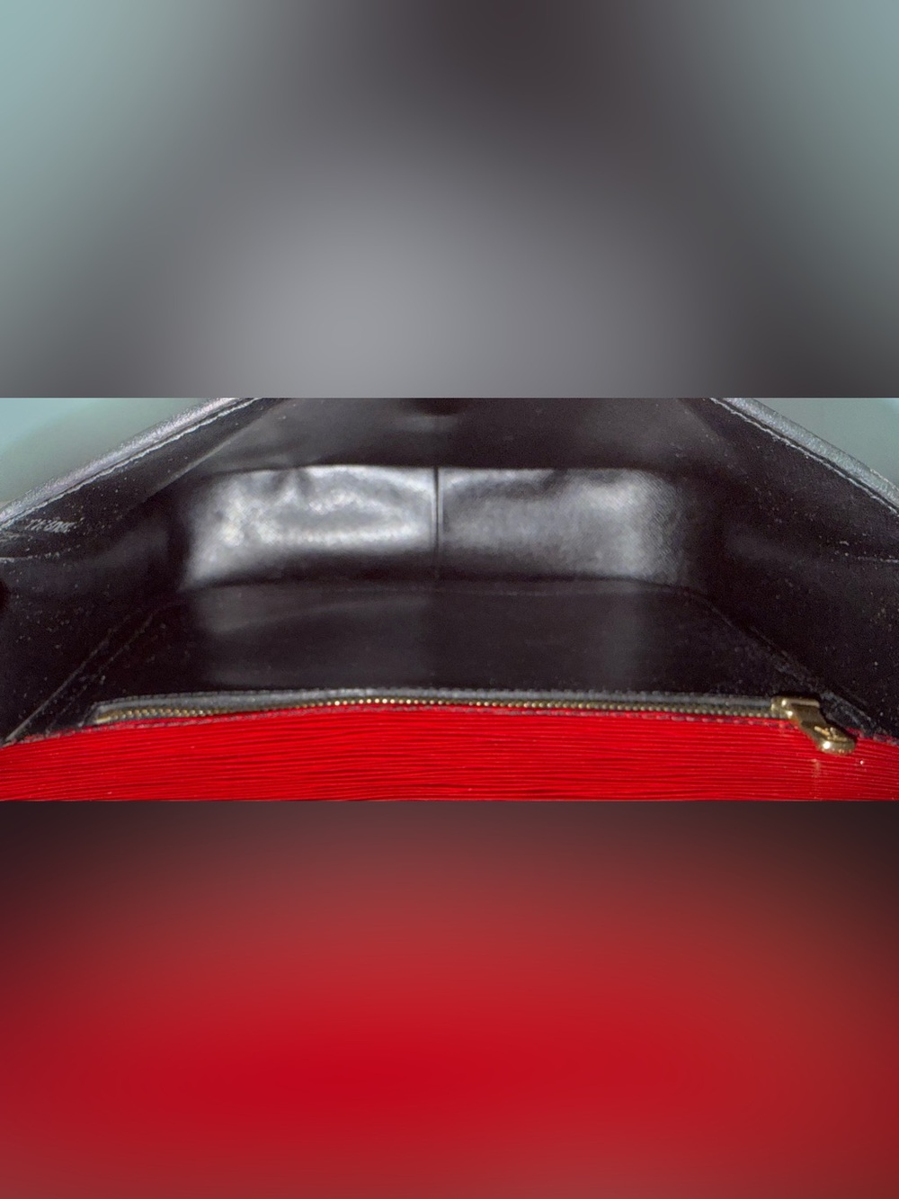 Louis Vuitton Saint Cloud GM Epi Leather - Picture 14 of 16